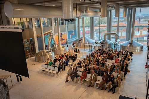 Salle de dégustation avec salle de brassage et salle à manger